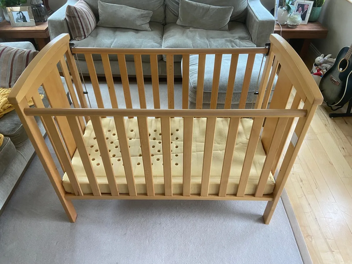 Baby cot - Image 4