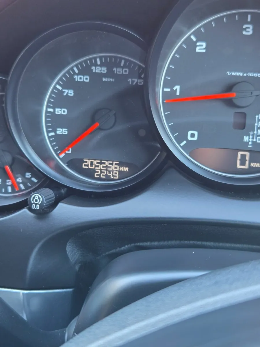 Porsche Cayenne 2010 - Image 2