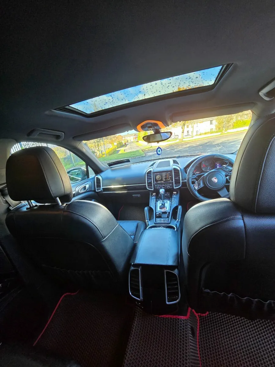 Porsche Cayenne 2010 - Image 4