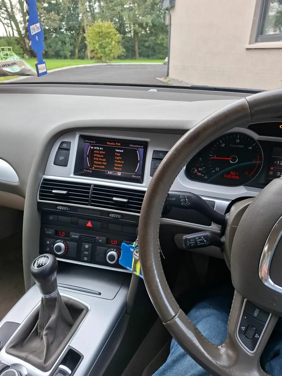 Audi A6 2010 - Image 1