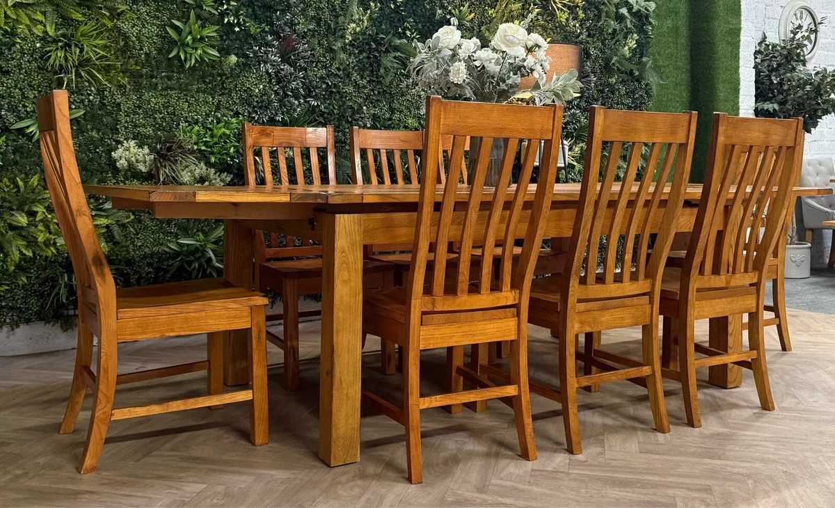 Extending oak kitchen table & 8 chairs/dining set - Image 2