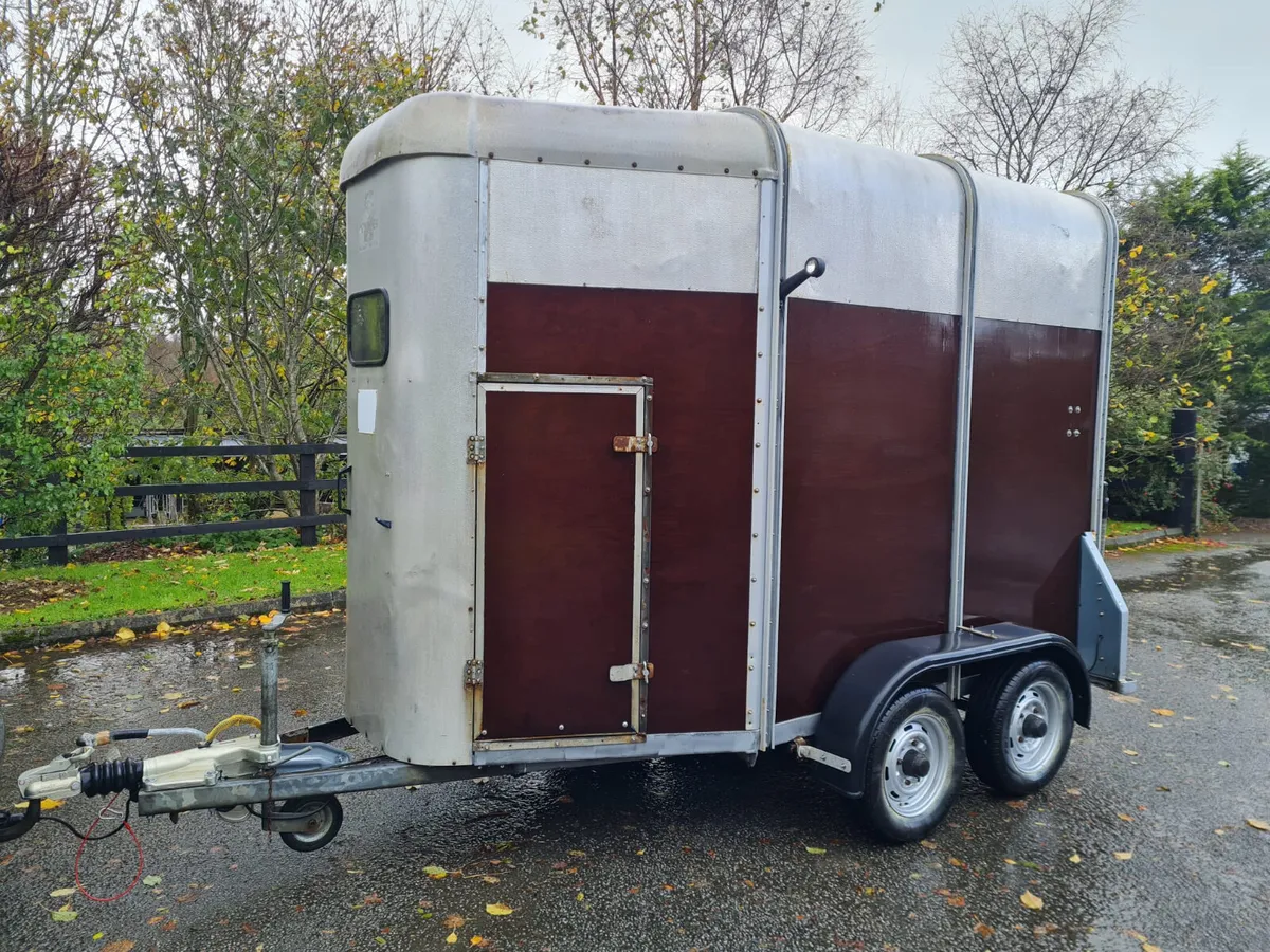 Horsebox hb505 - Image 1