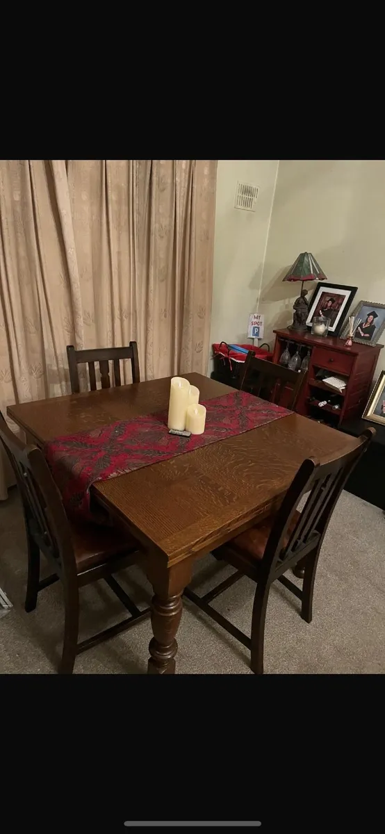 Solid Mahogany Table and Chais
