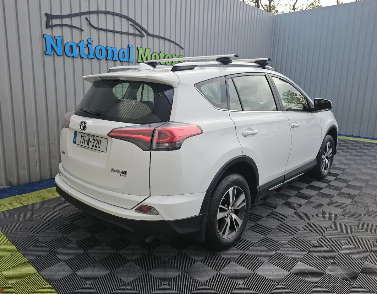 2017 Toyota RAV4 2.0 D-4D LUNA 2WD - Image 3