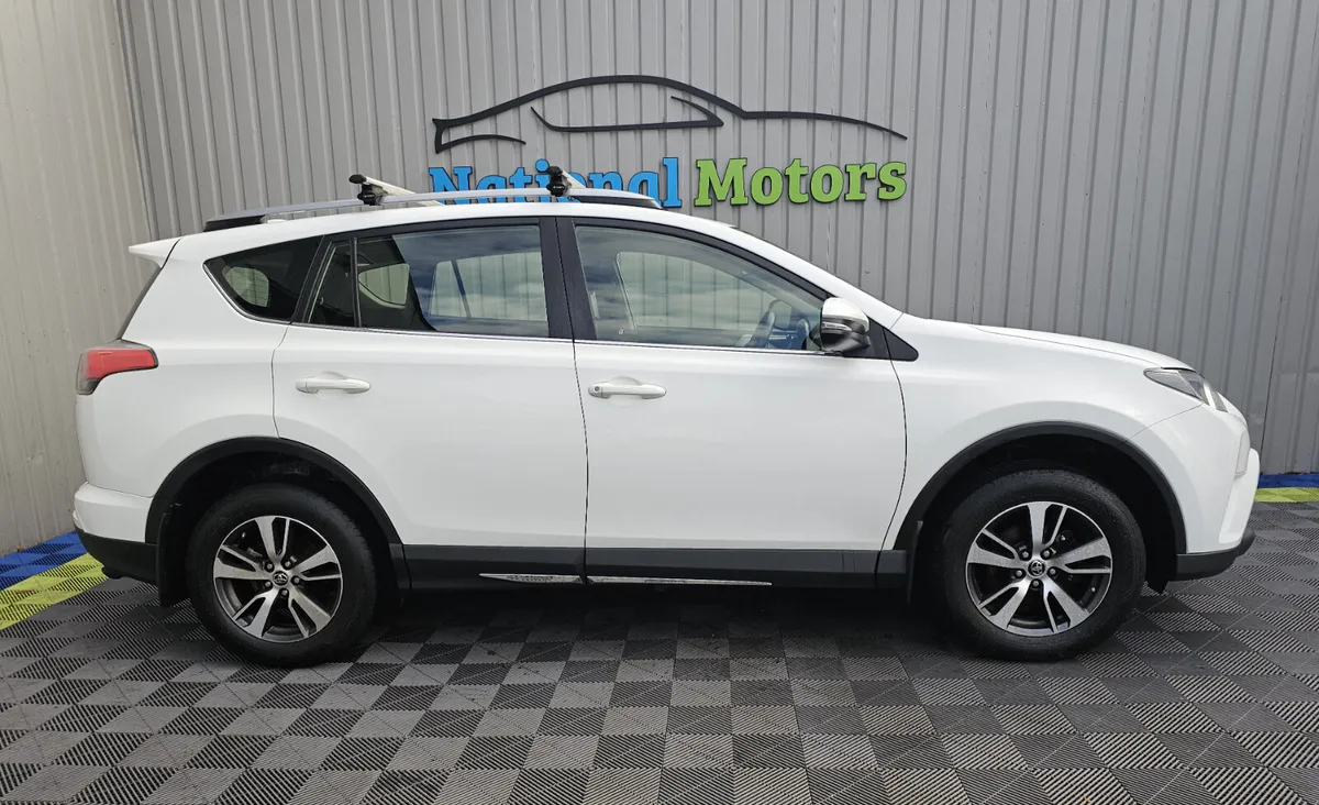 2017 Toyota RAV4 2.0 D-4D LUNA 2WD - Image 2