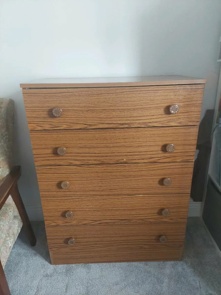 Chest of drawers - Image 1