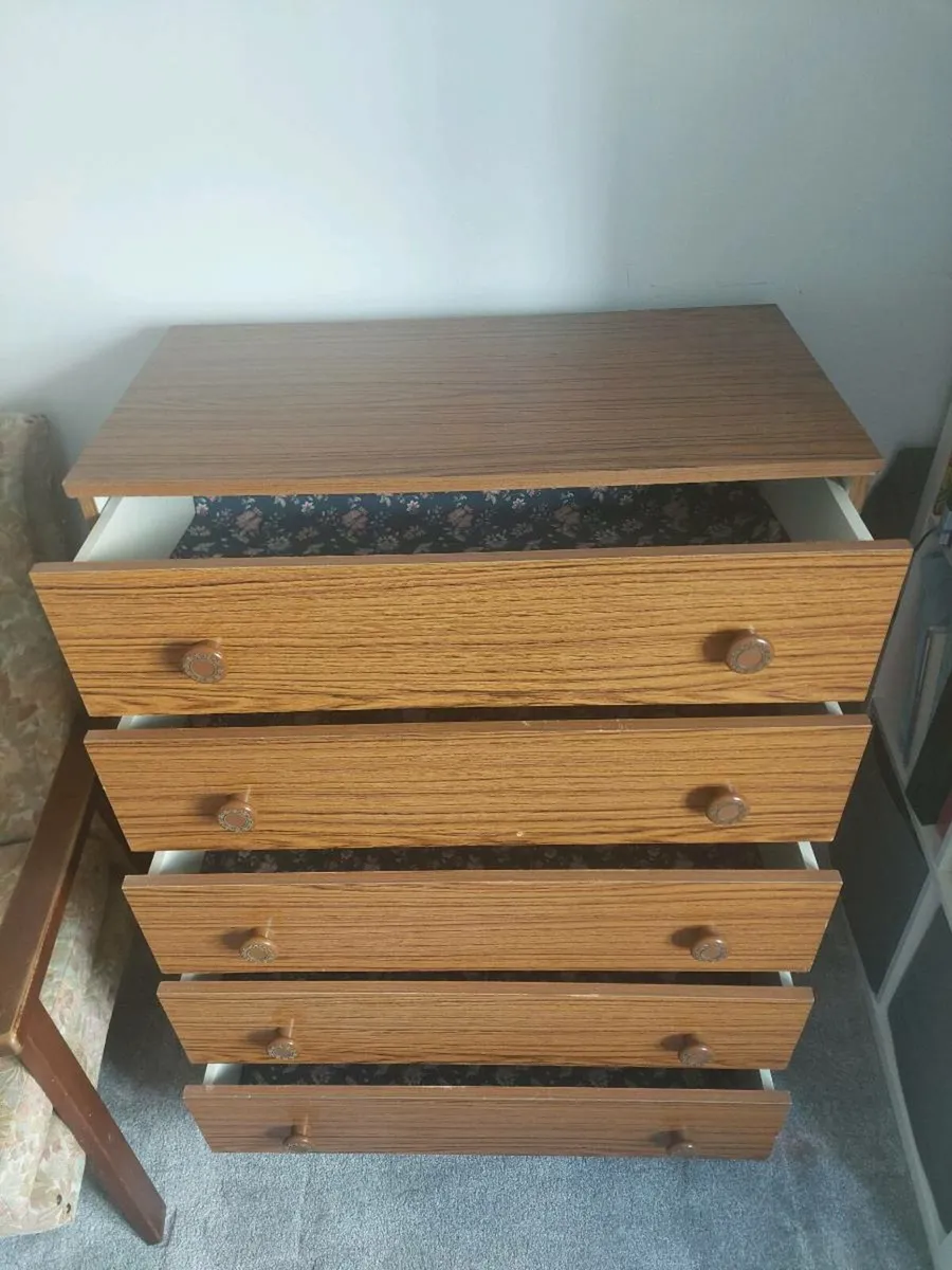 Chest of drawers - Image 2