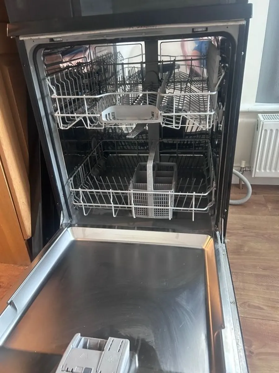 Black Bosch Dishwasher - Image 4