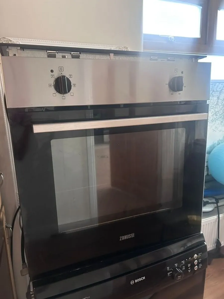 Zanussi oven and hob - Image 1
