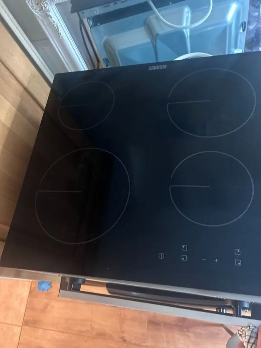Zanussi oven and hob - Image 2