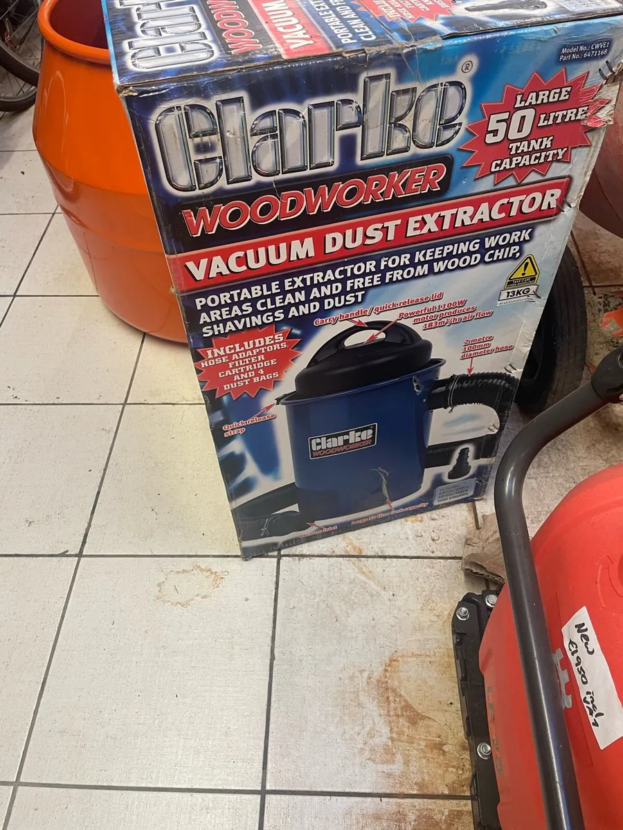 Vacuum dust extractor - Image 1