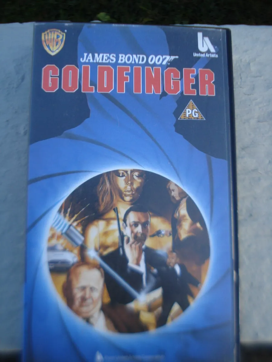 VINTAGE JAMES BOND 007 VHS TAPES (4). - Image 4