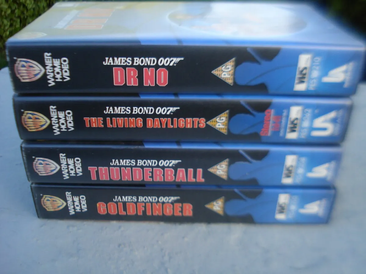 VINTAGE JAMES BOND 007 VHS TAPES (4). - Image 1