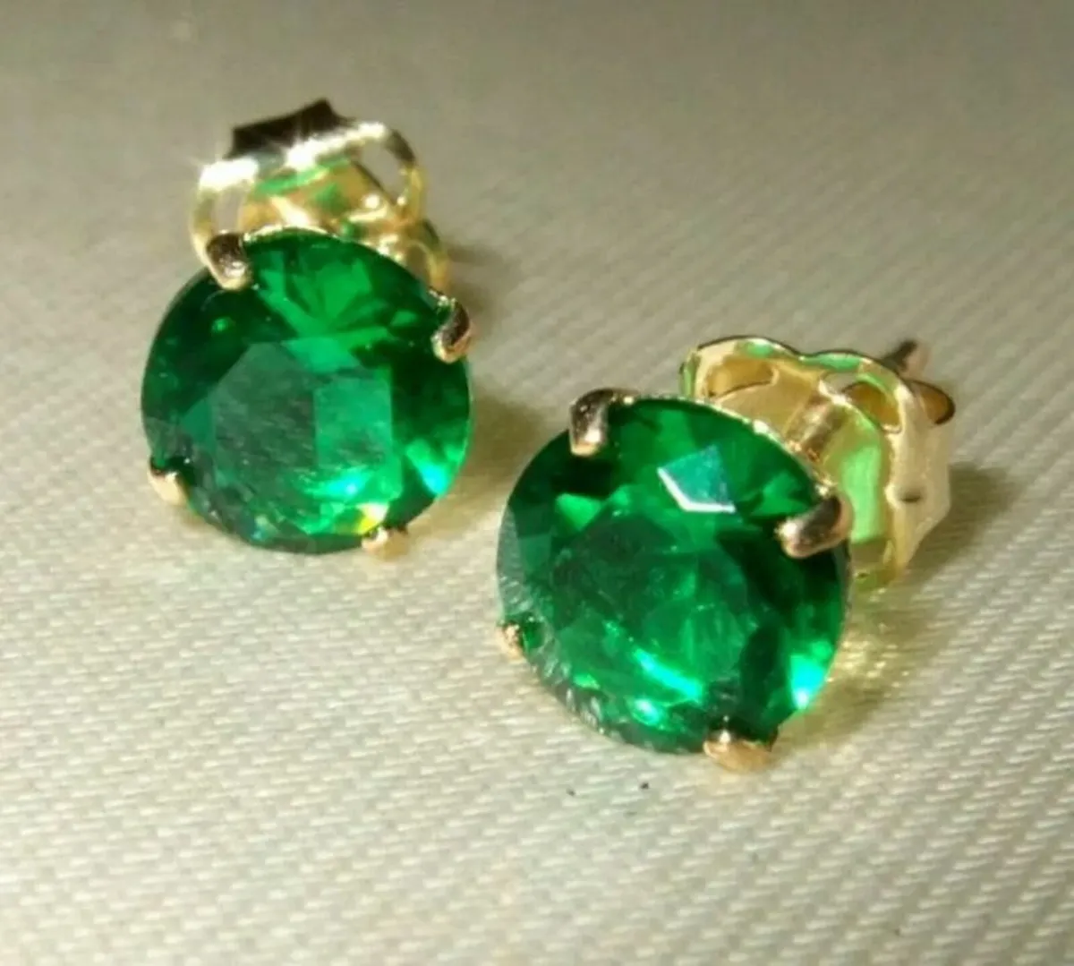 Vintage Hallmarked 9ct Gold Emerald Stud Earrings - Image 4