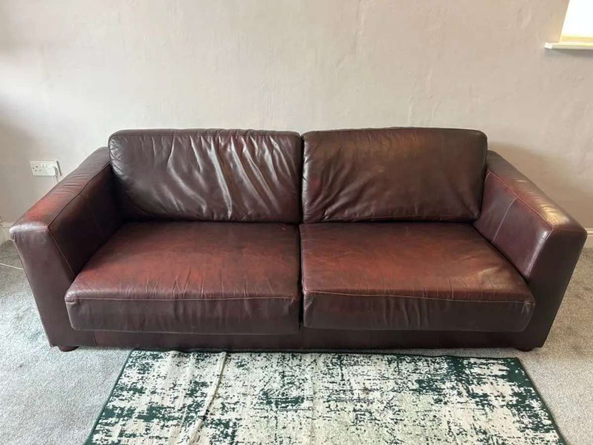 Leather couch - Image 1