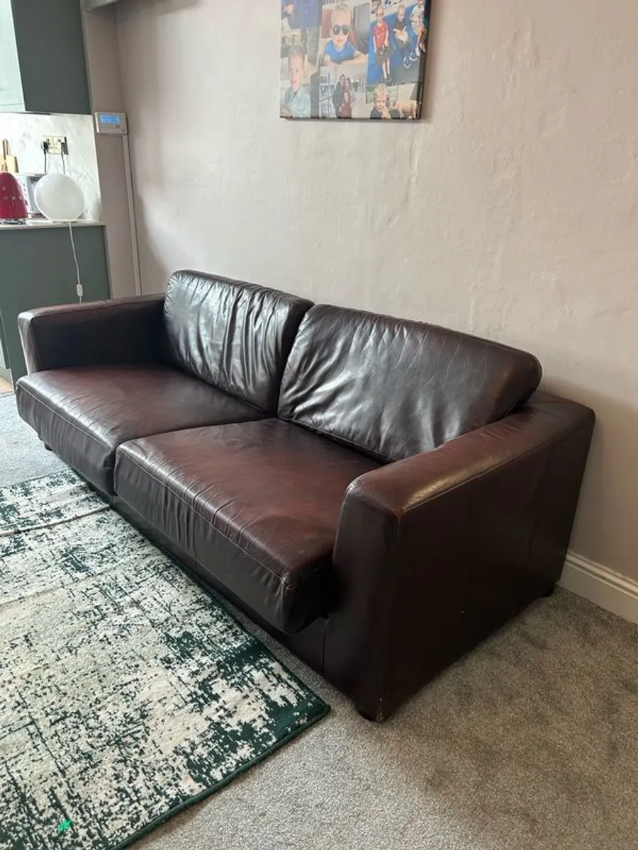 Leather couch - Image 2