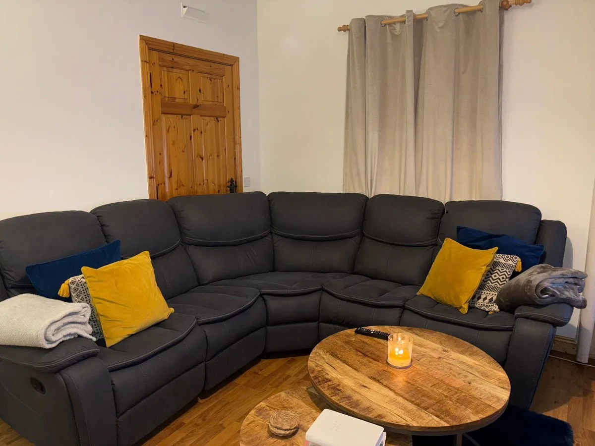 Corner couch - Image 2