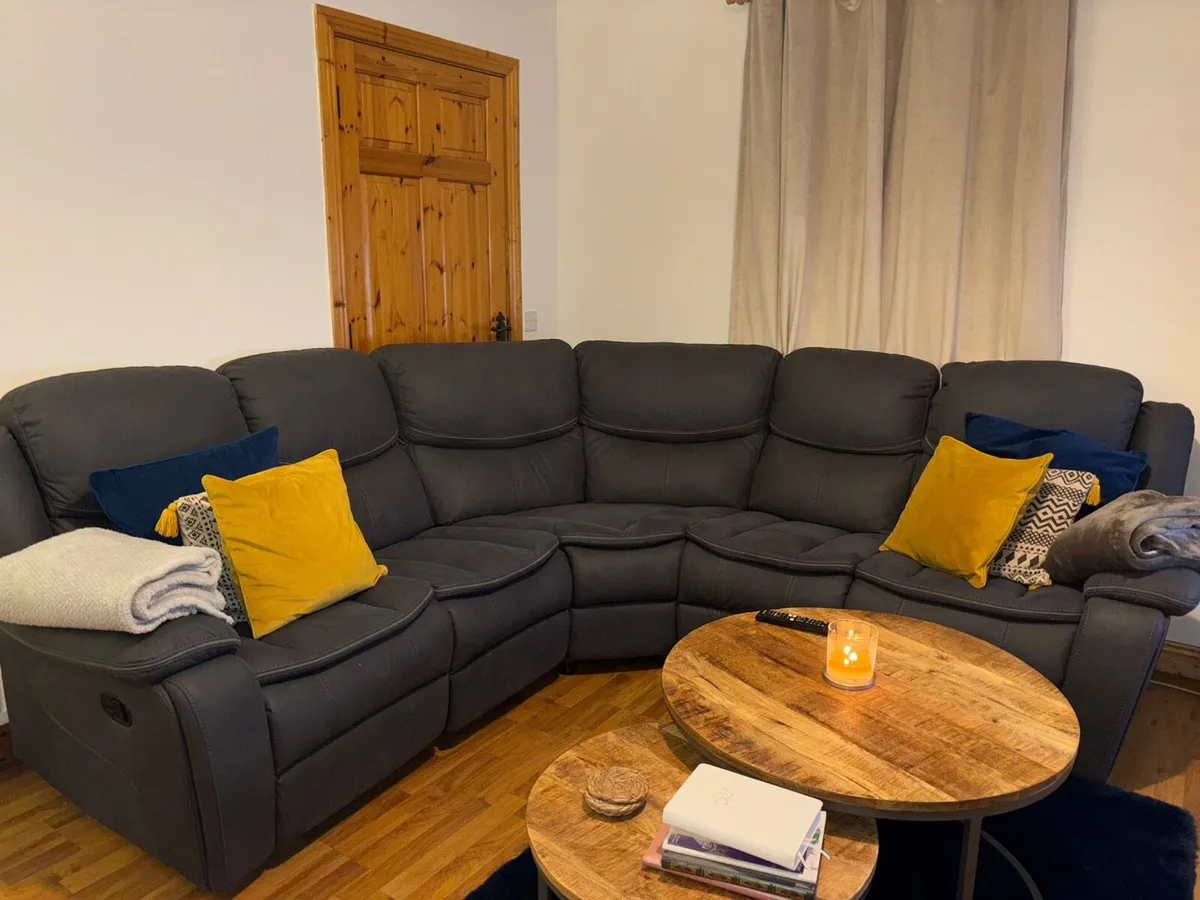 Corner couch - Image 3