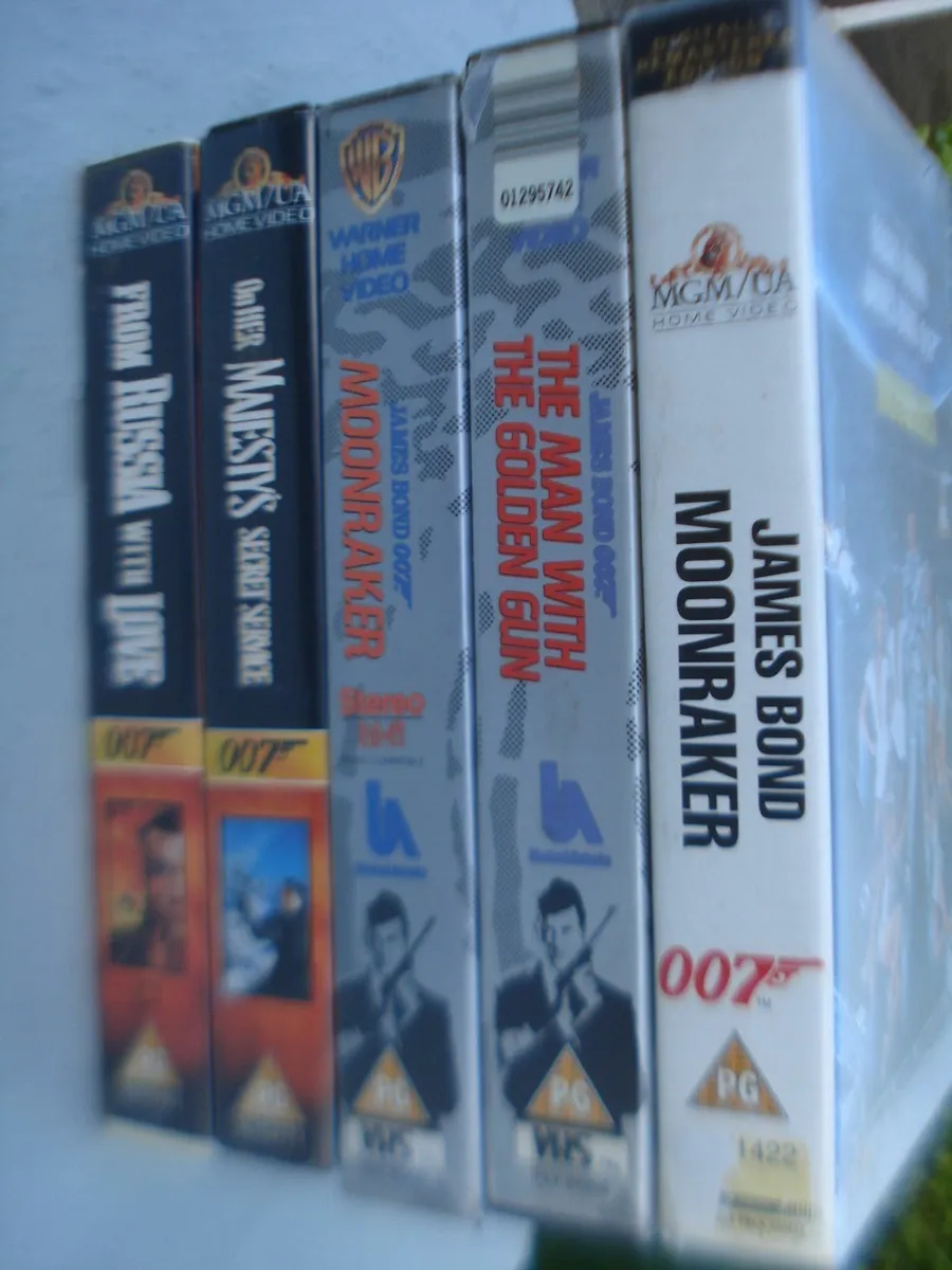 VINTAGE JAMES BOND 007 VHS TAPES. 5. - Image 1