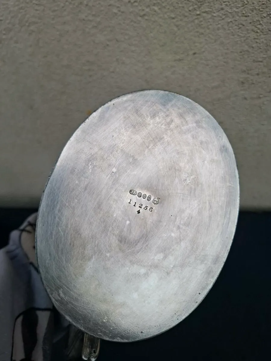 Silver platted tea pot postage possible - Image 2