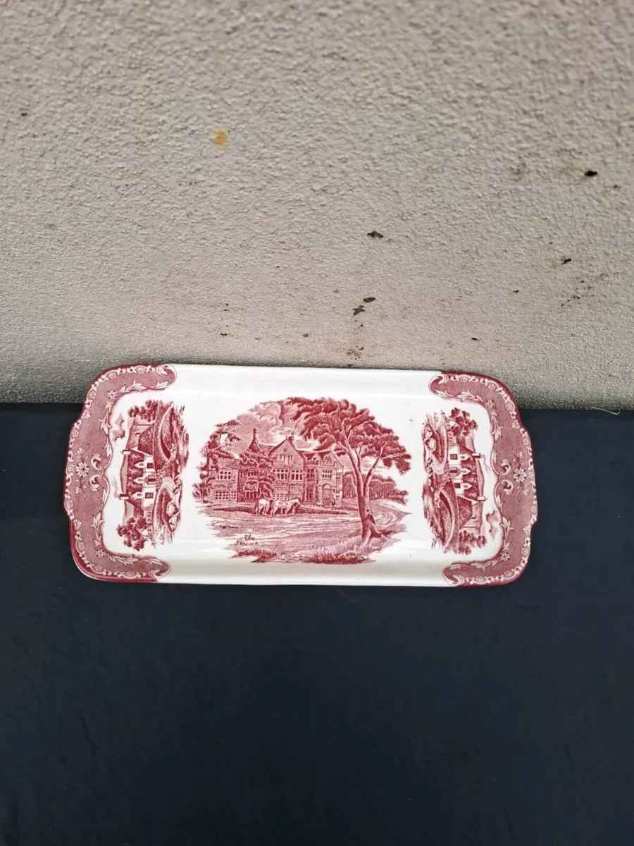 Red cake tray postage possible