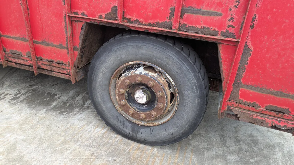 16ft Cattle Trailer - Image 4