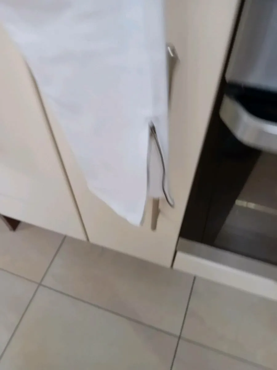 CALVIN KLIEN LADIES WHITE JEANS - Image 2