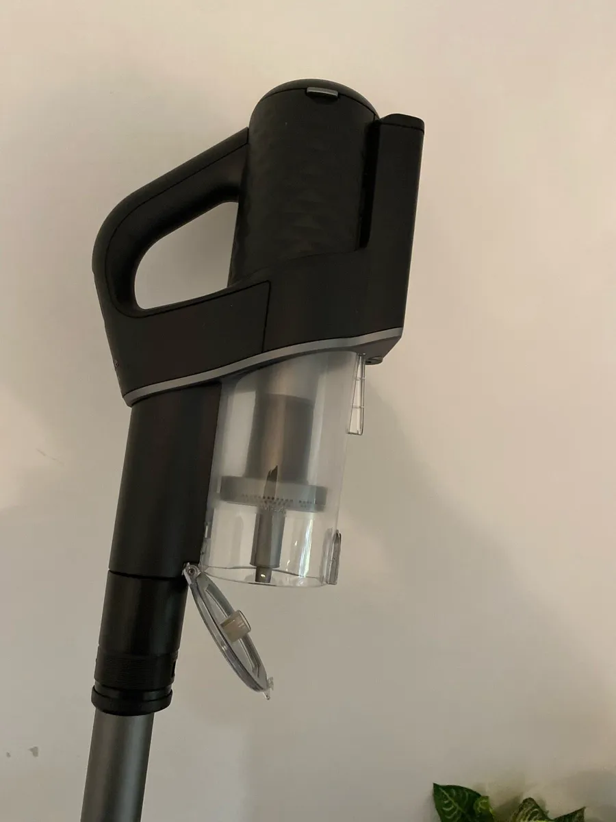 Miele cordless Hoover - Image 4