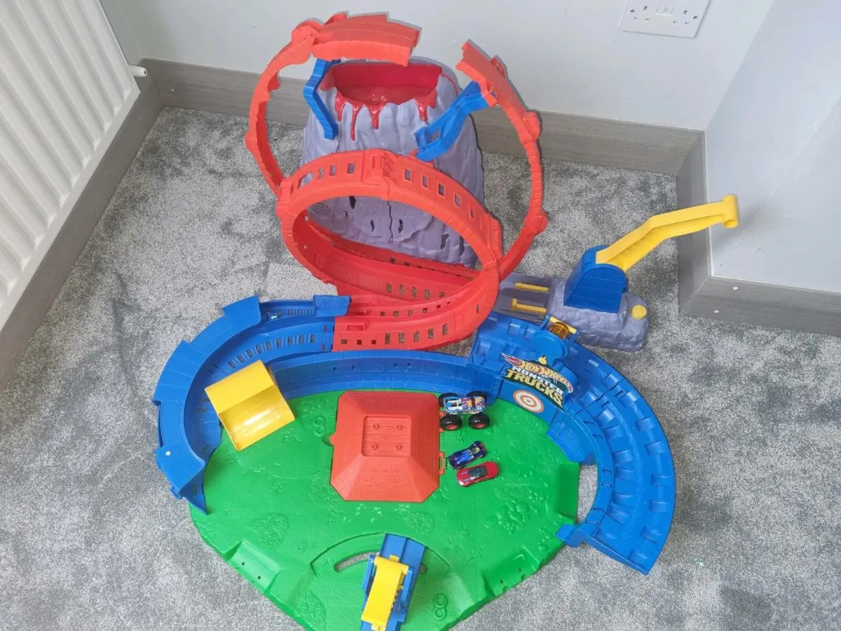 Monster truck hot wheels - Image 1