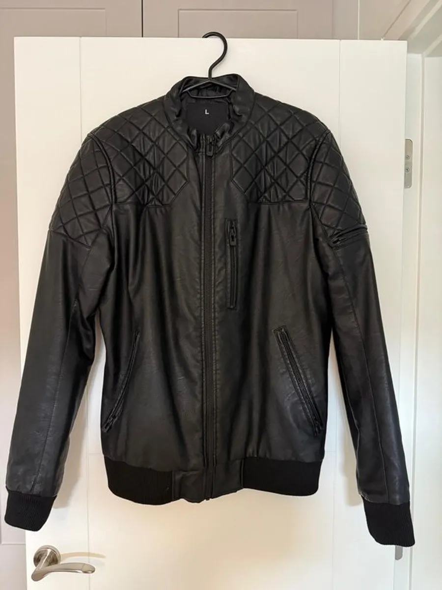 Man bundle clothes - Image 1