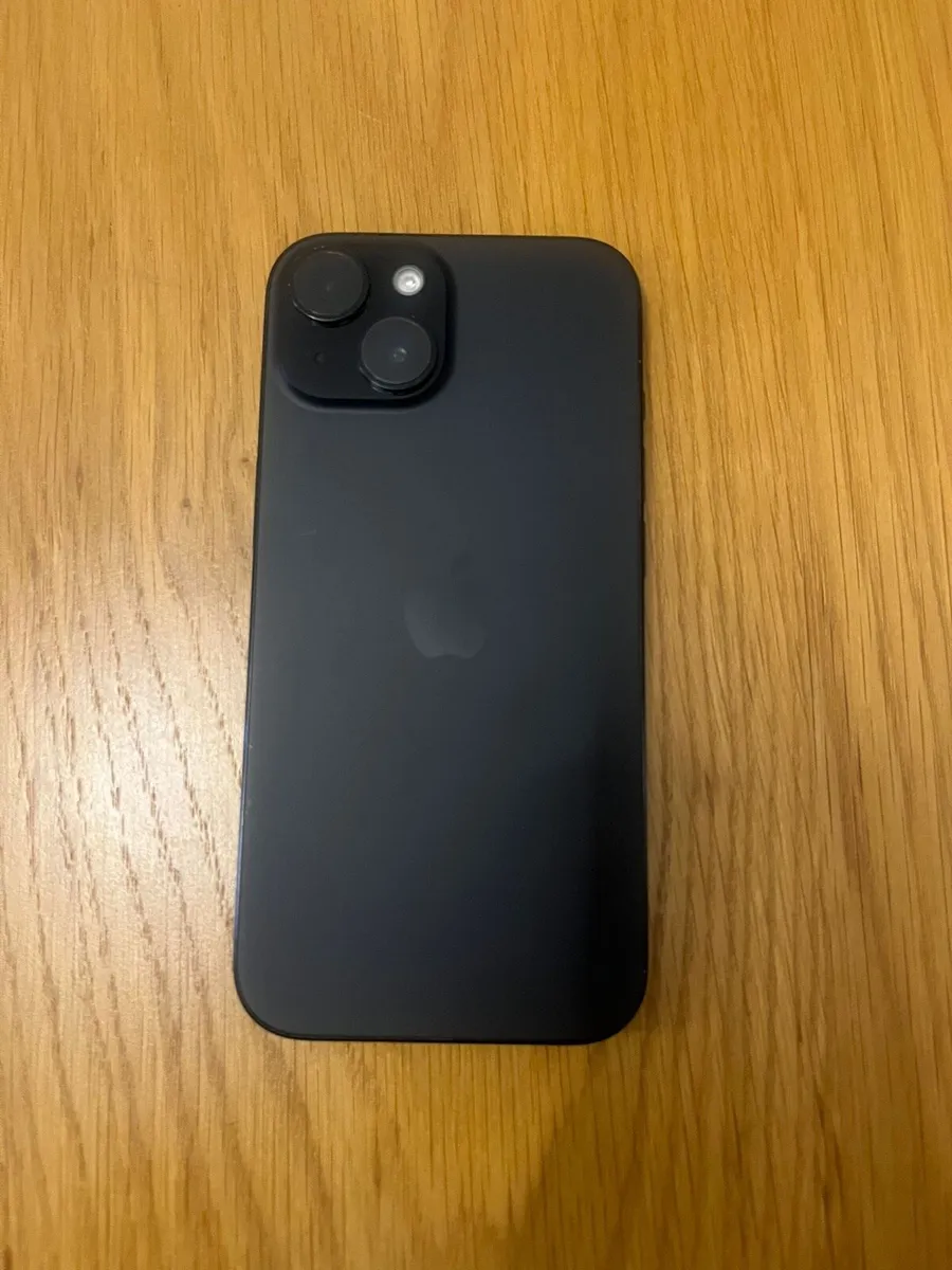 iPhone 15 - Image 2