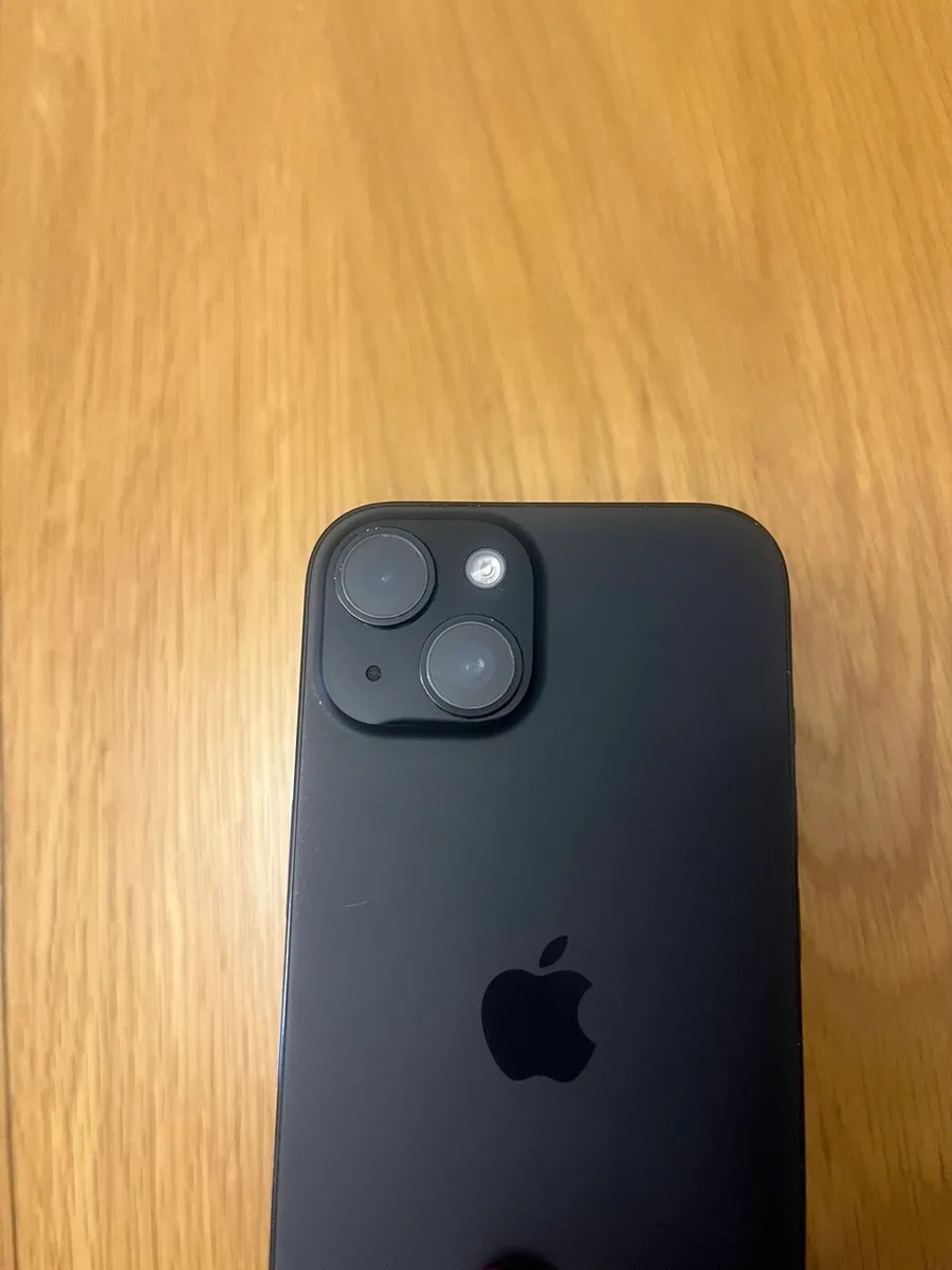 iPhone 15 - Image 3