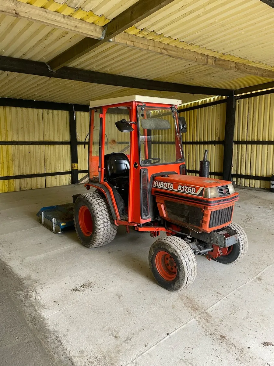 Kubota Compact Tractor with Topper - Image 2