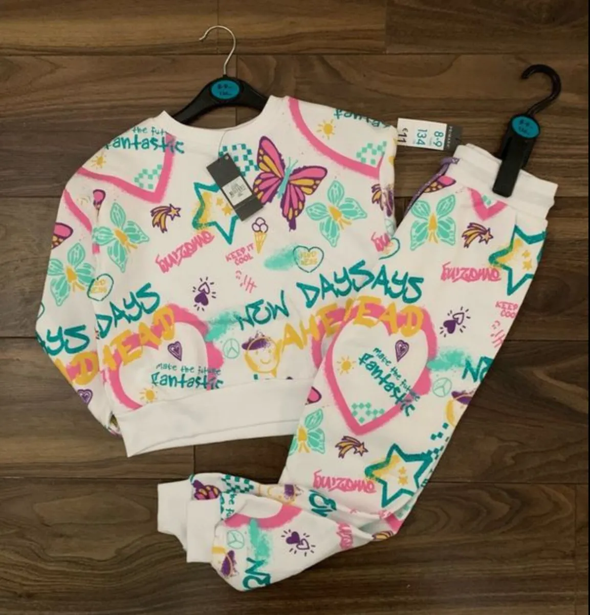 BRAND NEW Graffiti Tracksuit: 8-9yrs