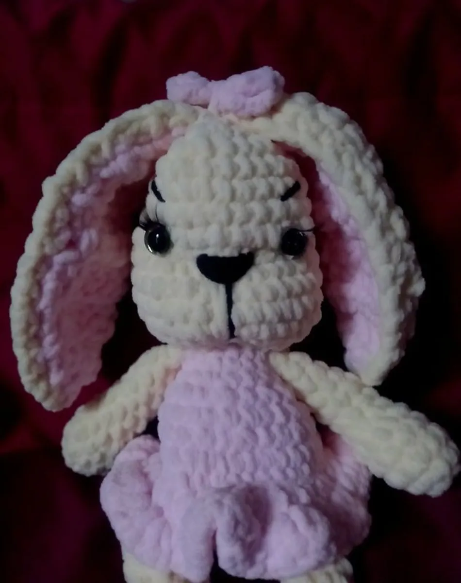 Crochet bunny with pink dress - Image 2