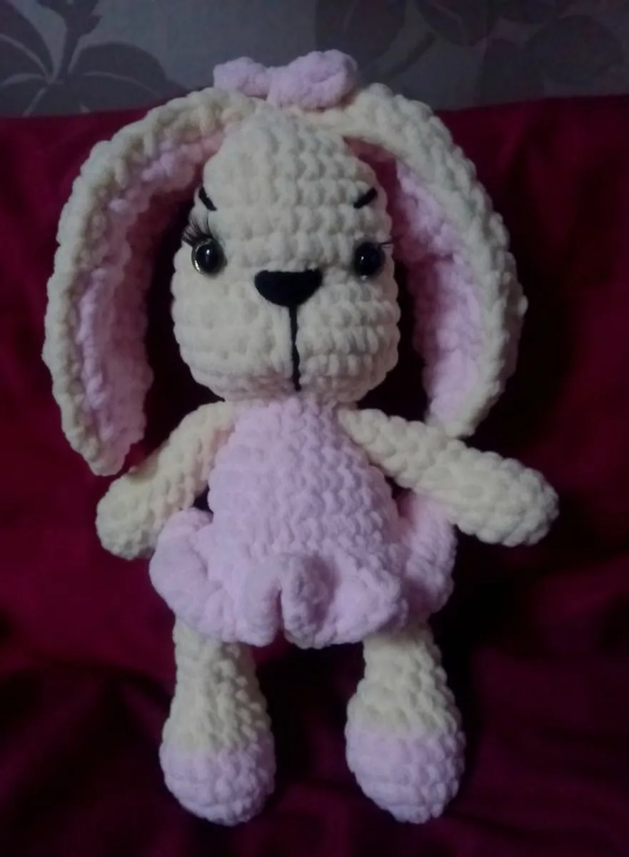 Crochet bunny with pink dress - Image 4