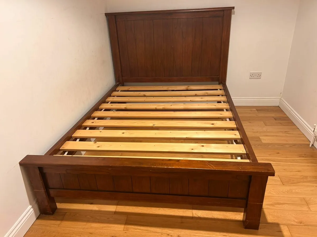 Double Bed. Wood. - Image 1