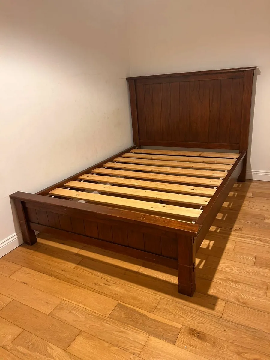 Double Bed. Wood. - Image 3