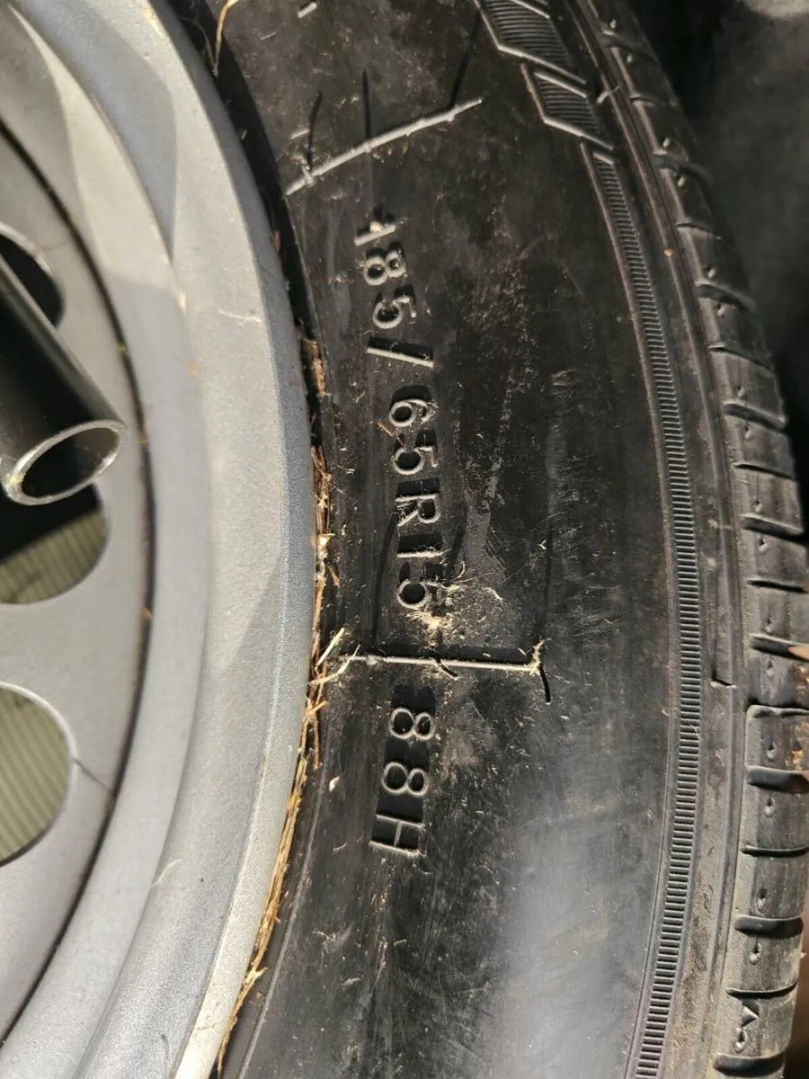 Dacia spare wheel kit - Image 2