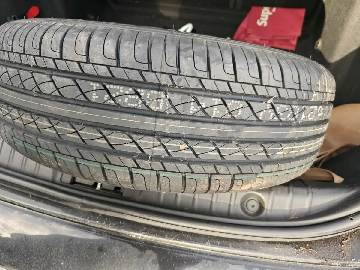 Dacia spare wheel kit - Image 3