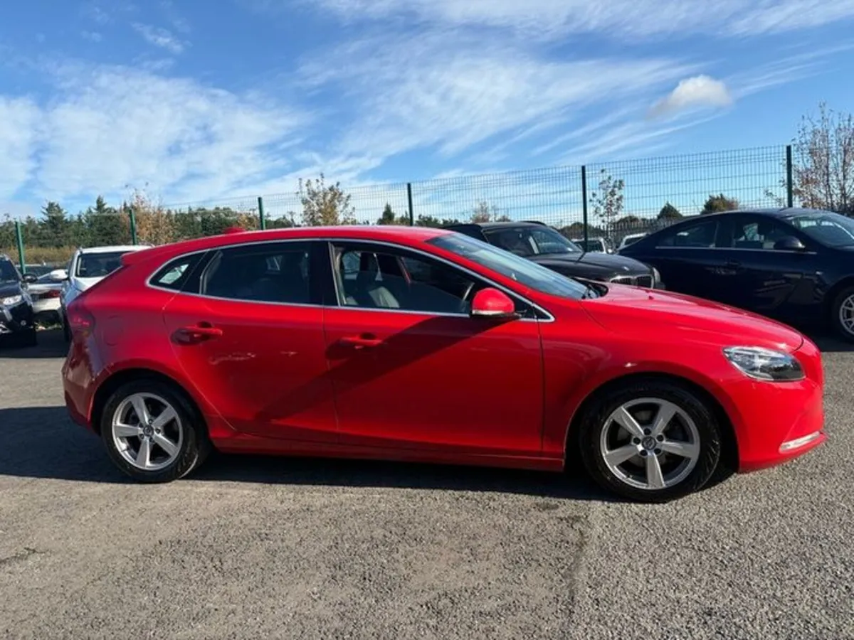 2014 Volvo V40 1.6L Diesel New NCT 10/2026 - Image 2