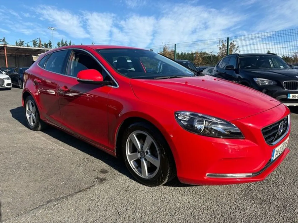 2014 Volvo V40 1.6L Diesel New NCT 10/2026 - Image 1