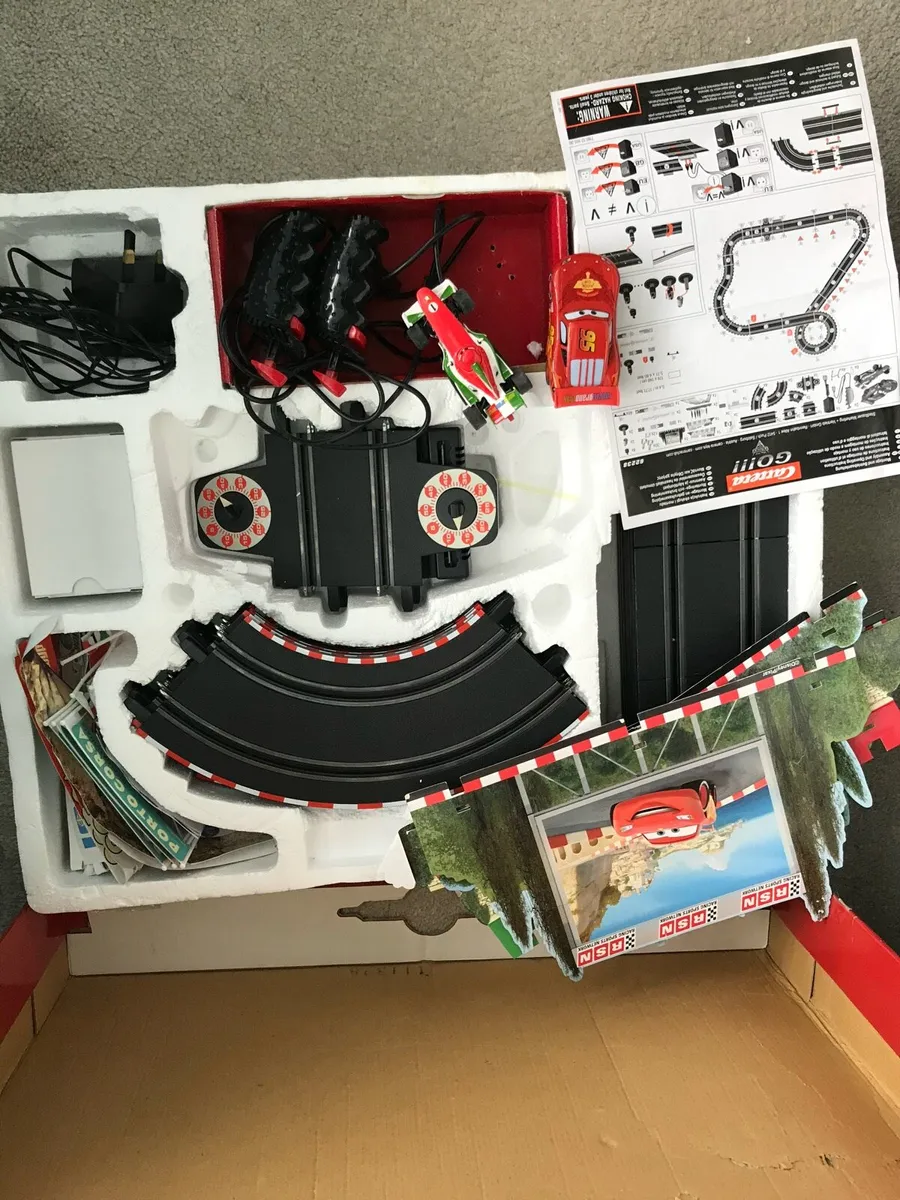 Carrera Go ! Disney car racing - Image 3