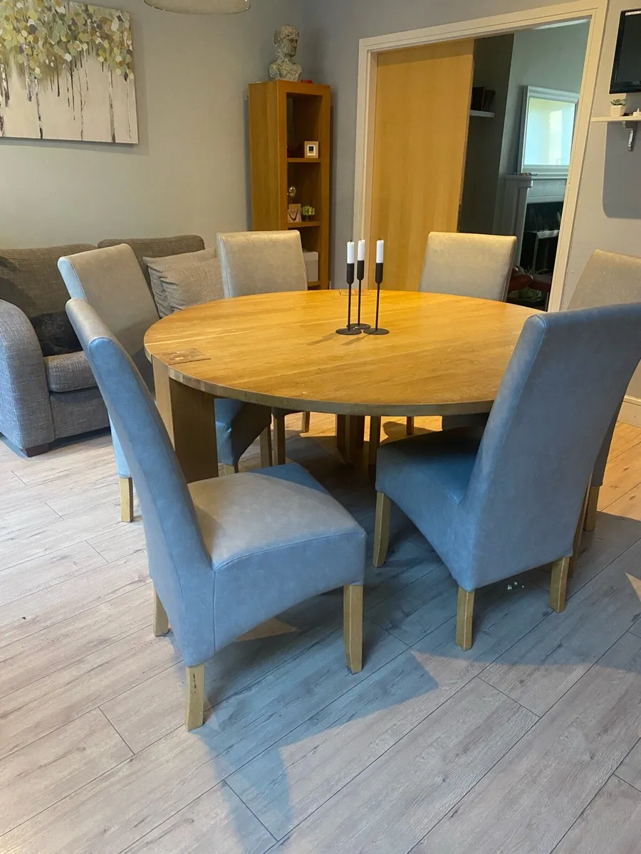 Solid oak round table - Image 1