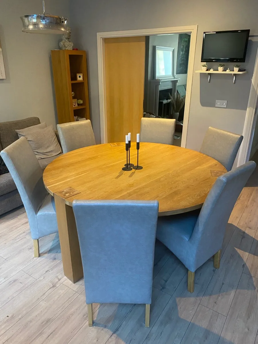 Solid oak round table - Image 2