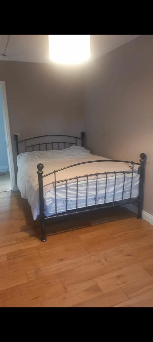 Double Bed - Image 2