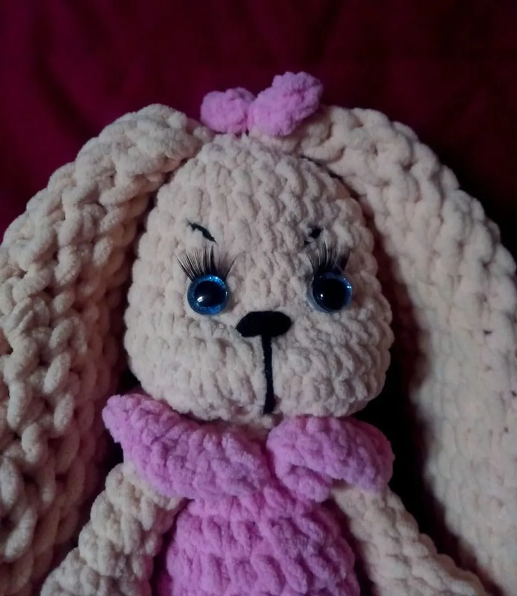 Crochet bunny with pink dress - Image 3