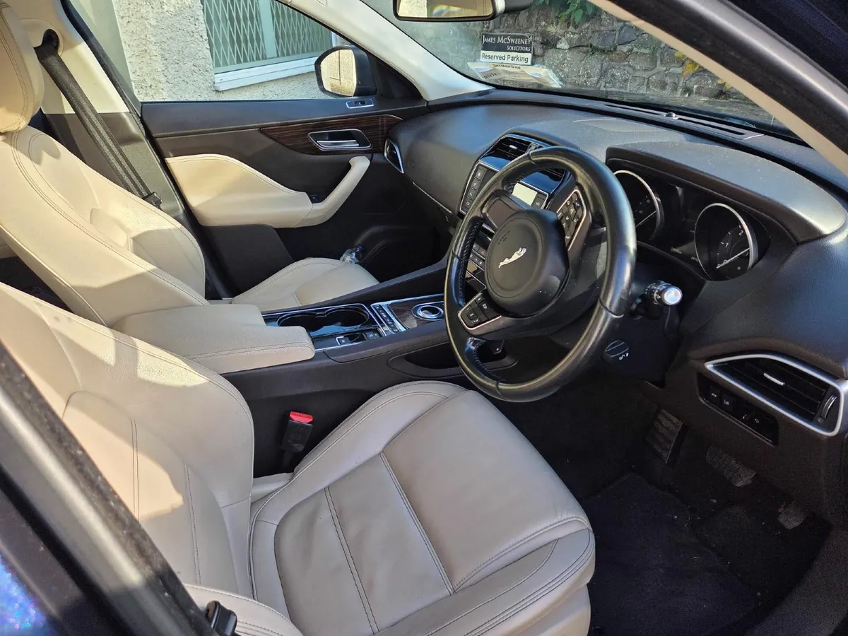 Jaguar F-Pace 2017 - Image 2