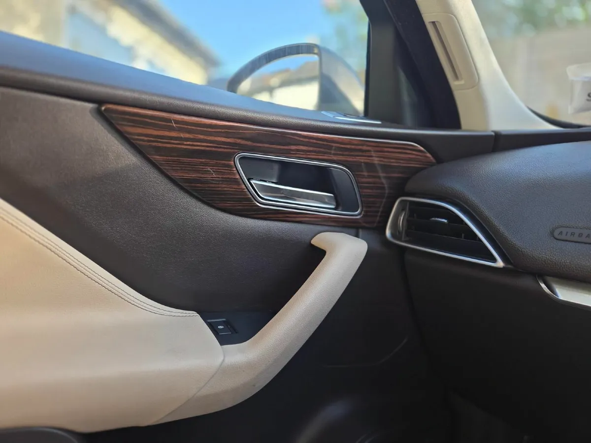 Jaguar F-Pace 2017 - Image 3