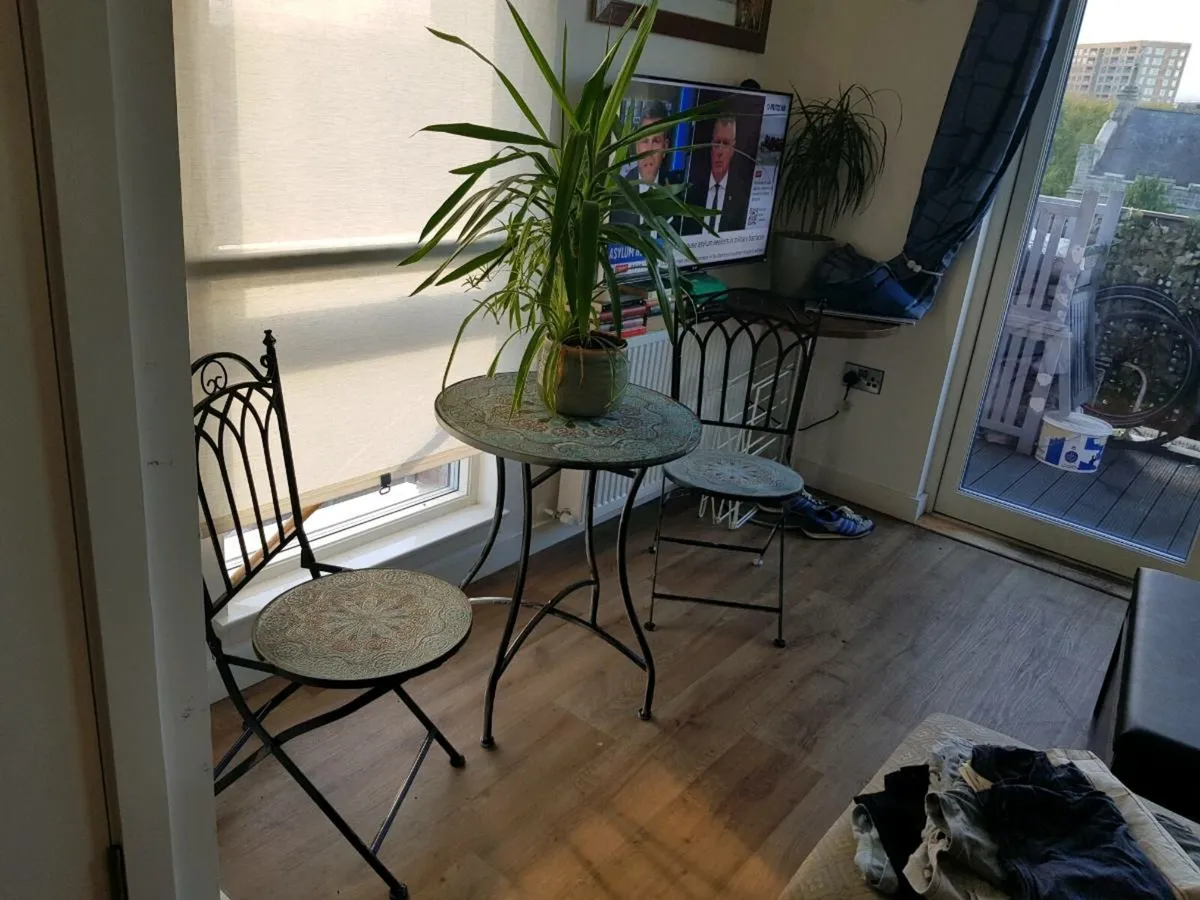 Garden table and chairs - Image 1